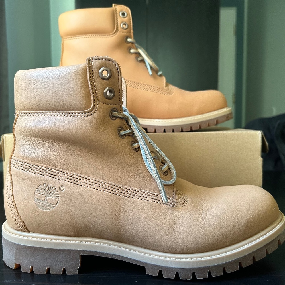 Timberland Boots Size 8.5 W Mens